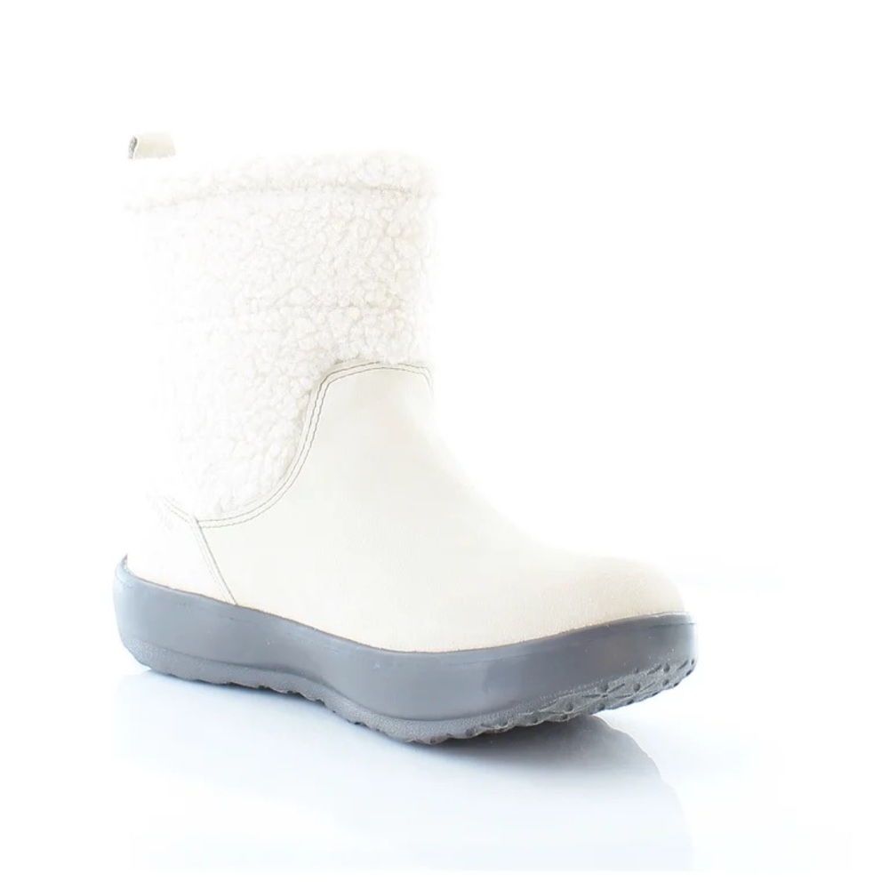 Size 8.5 Ladies JBU Women's Cream Winter Boots with Gray Sole